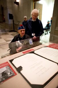 Honor Flight 20151019-01-103 (21717274843)