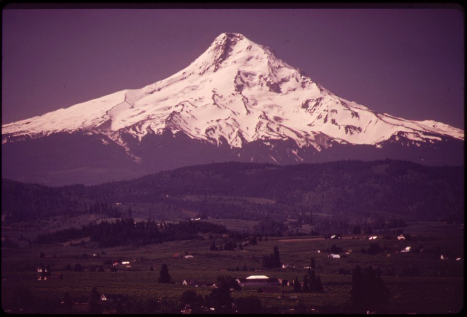Hood-river-valley-and-the-northeast-face-of-mt-hood-showing-the-eliot-coe-and-ladd-glaciers-051973 4271596899 o