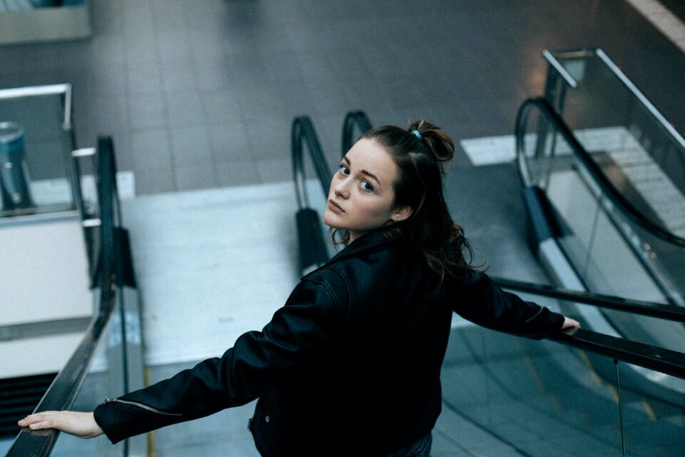 Light escalator girl