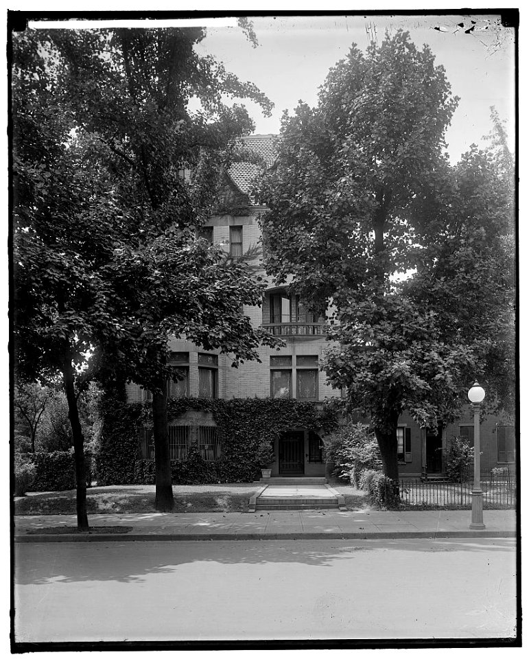 HOOVER, HERBERT C. HOME, EXTERIOR LCCN2016861714