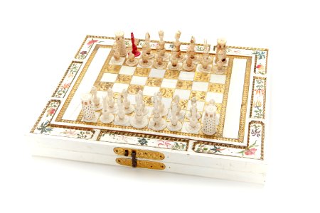 Hopfällbart spel av elfenben. På utsidorna schack och kvarnspel, på insidan brädspel - Skoklosters slott - 92215 photo