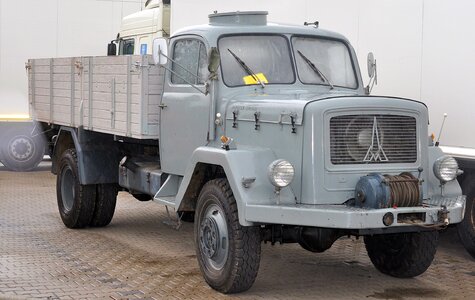 Truck vehicle commercial vehicle