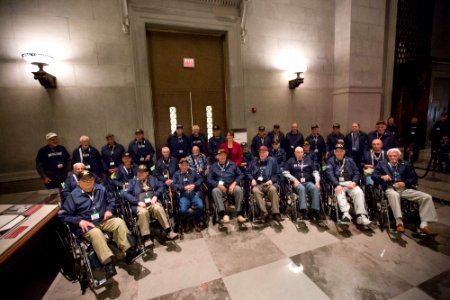 Honor Flight 20151019-01-072 (22338388045)