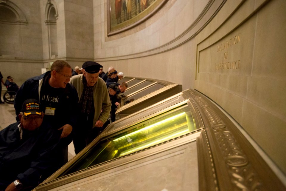 Honor Flight 20151019-01-082 (22150633398)