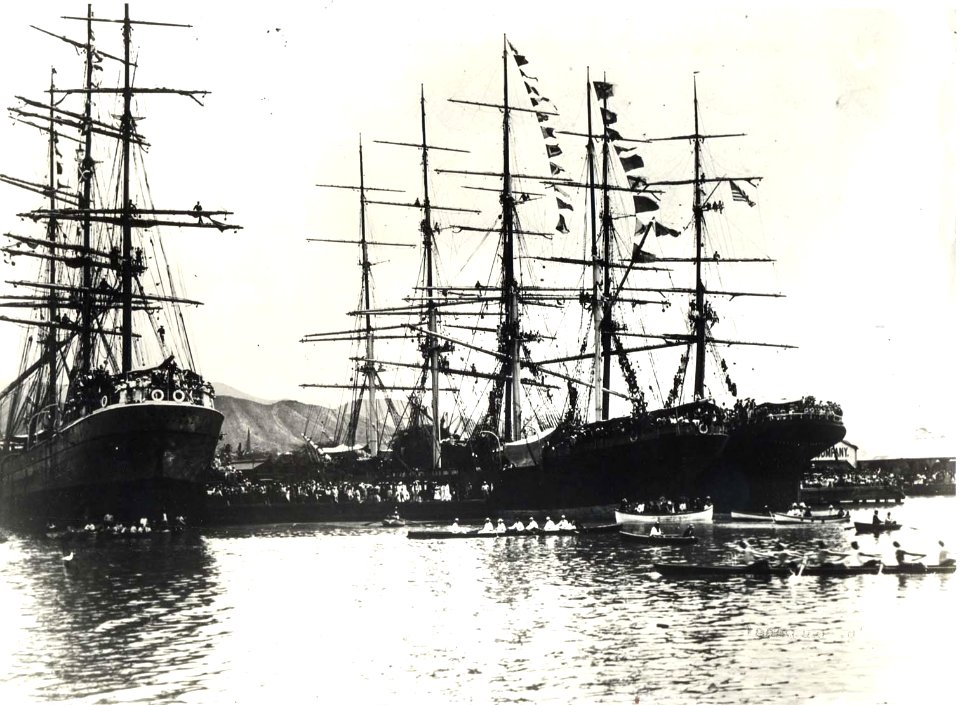 Honolulu Harbor in 1900