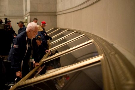 Honor Flight 20151019-01-038 (22312360486)