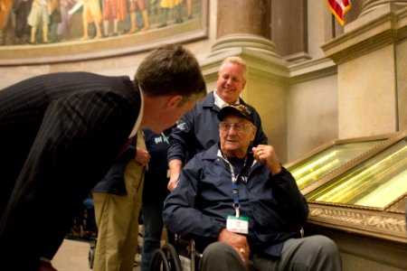 Honor Flight 20151019-01-050 (21717310473)