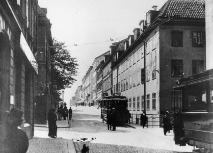 Hornsgatan västerut från Ragvaldsgatan 1900
