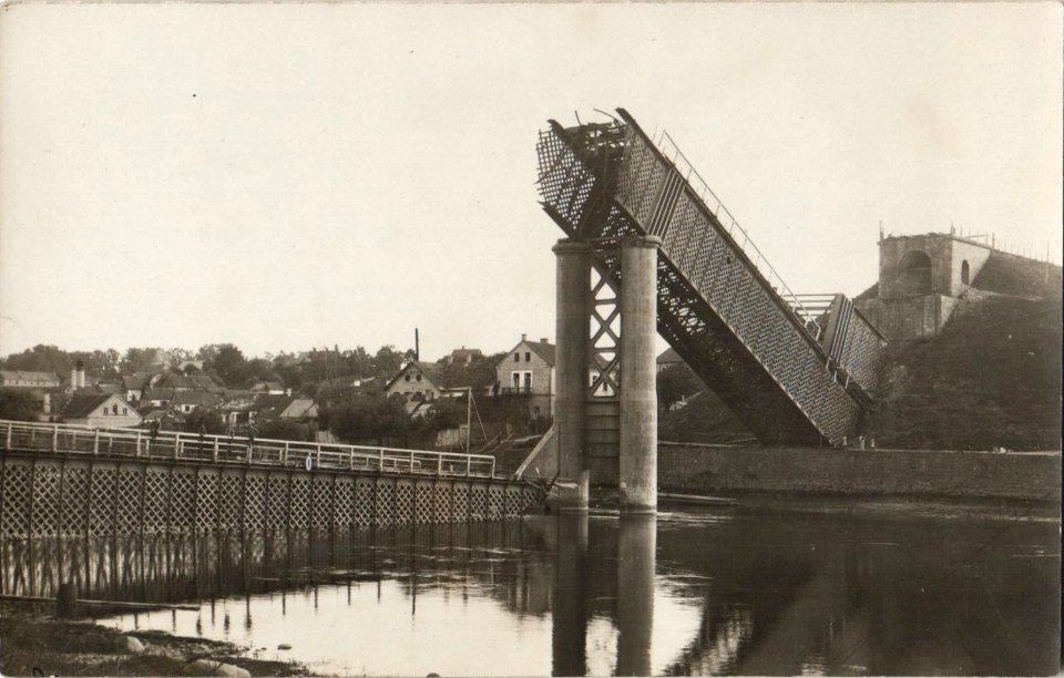 Horadnia, Nioman, Čyhunačny most. Горадня, Нёман, Чыгуначны мост (1915-18) (2)