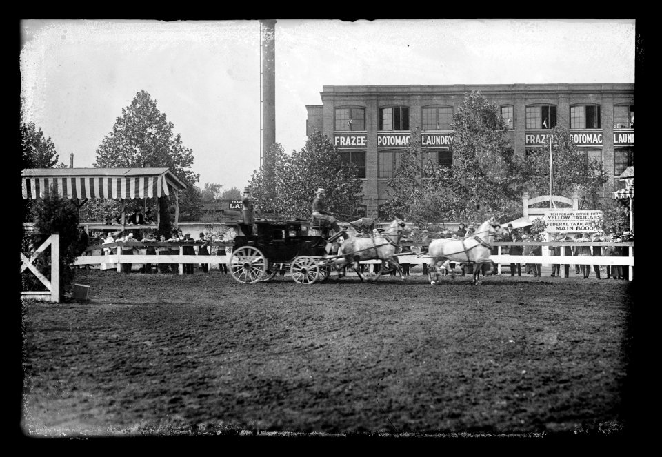 Horse show, Wash., D.C., 1915 LCCN2016851010