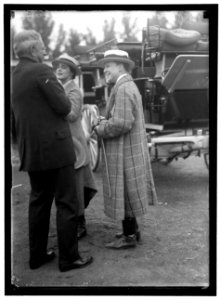 HORSE SHOWS. JUDGE WILLIAM H. MOORE; MRS. C.A. MUNN; MISS HARRIMAN LCCN2016867323