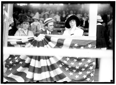 HORSE SHOWS. MISS HELEN WOODROW BONES; DR. CARY T. GRAYSON; MISS ELEANOR WILSON LCCN2016864575