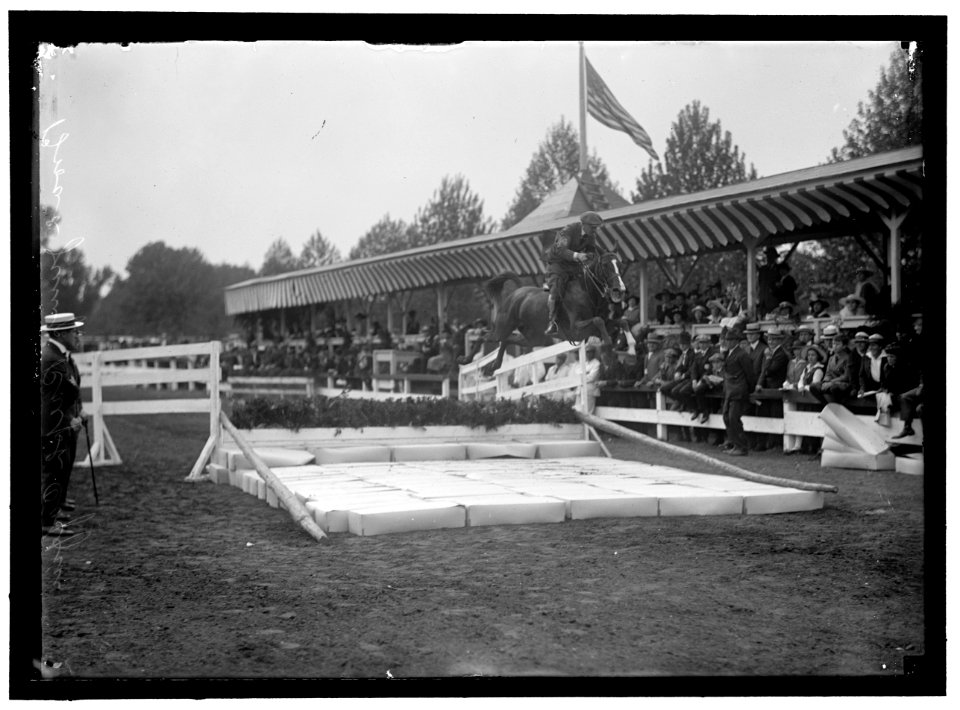 HORSE SHOWS. RALPH COFFIN; BROAD JUMP LCCN2016867325