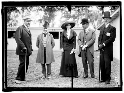 HORSE SHOWS. RICHARD McGRAMM; COUNT DeBUISSERET; MRS. McGRAMM; WILLIAM E. ELLIS; SIR ROBERT HATFIELD LCCN2016863316