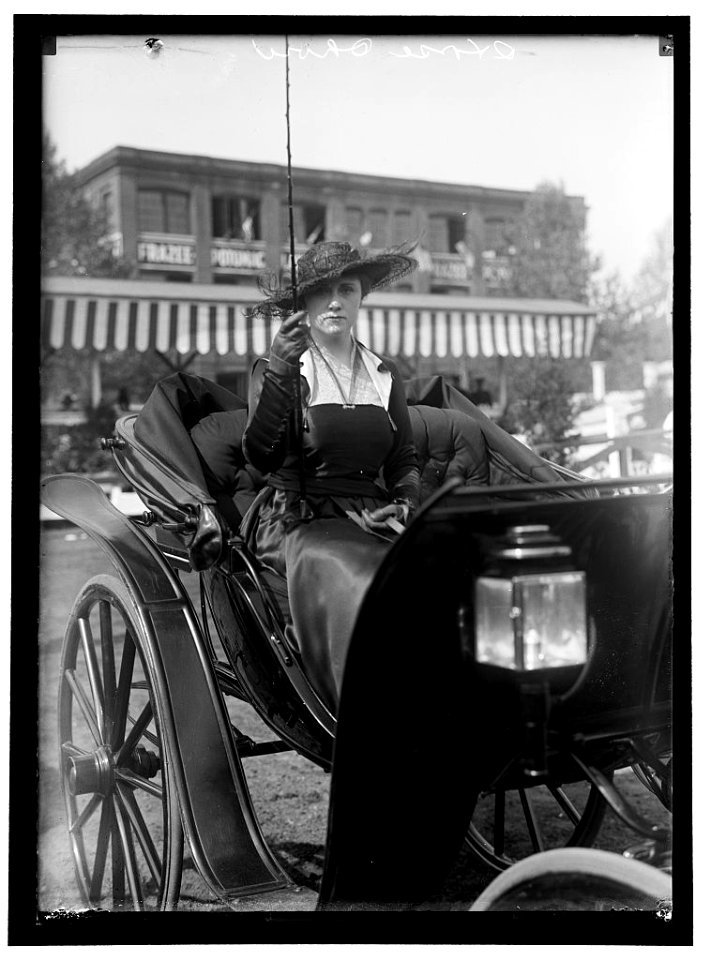 HORSE SHOWS. UNIDENTIFIED LCCN2016867011