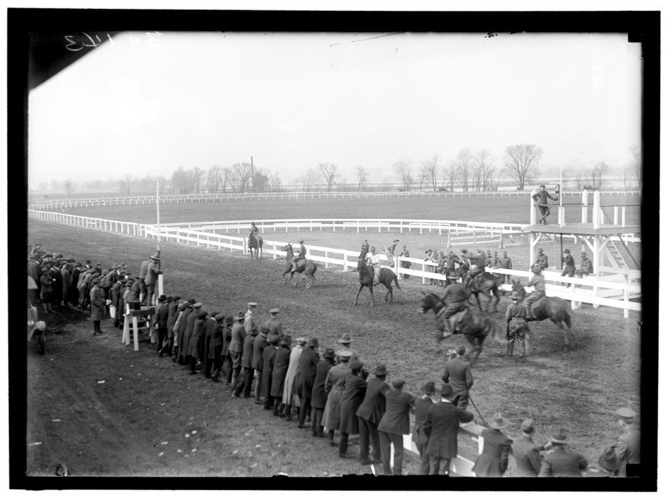 HORSE SHOWS. WILD WEST SHOW ON HORSE SHOW GROUNDS, GIVEN BY SOLDIERS LCCN2016869819