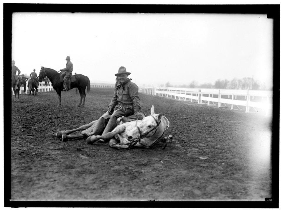 HORSE SHOWS. WILD WEST SHOW ON HORSE SHOW GROUNDS, GIVEN BY SOLDIERS LCCN2016869816