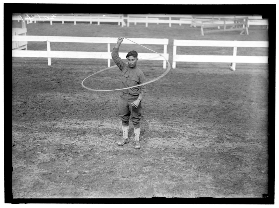 HORSE SHOWS. WILD WEST SHOW ON HORSE SHOW GROUNDS, GIVEN BY SOLDIERS LCCN2016869818
