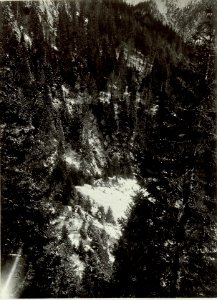 Horchposten, (6 Mann in Schneemänteln) (BildID 15464200)