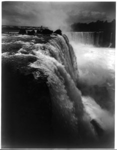 Horseshoe Falls, no. 2 (Niagara Falls) LCCN2004667702