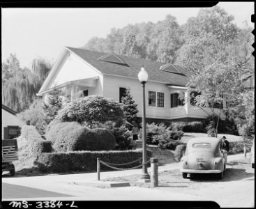 Hospital and clinic building owned by the company. Inland Steel Company, Wheelwright ^1 & 2 Mines, Wheelwright, Floyd... - NARA - 541519