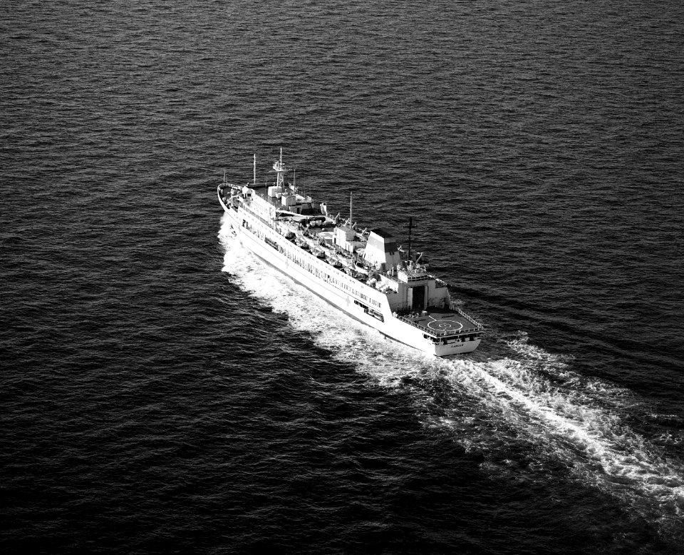 Hospital ship Yenisey in 1989