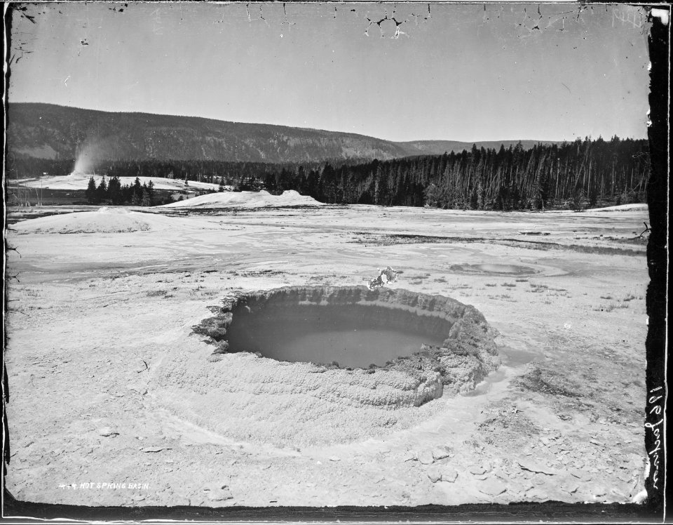 Hot Springs Basin, Yellowstone - NARA - 516805