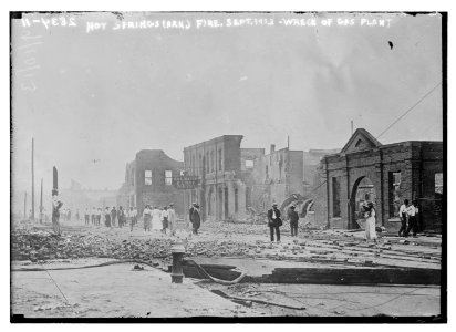 Hot Springs (Ark.), fire Sept, 1913 - wreck of gas plant LCCN2014694302