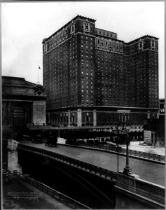 Hotel Commodore, Pershing Square, 42nd St. and Lexington Ave., New York City. LCCN2001703902