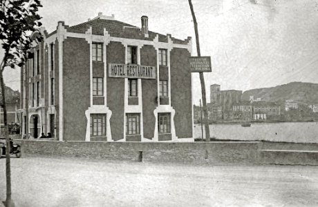 Hotel Central en la localidad de Zumaia (1 de 1) - Fondo Car-Kutxa Fototeka