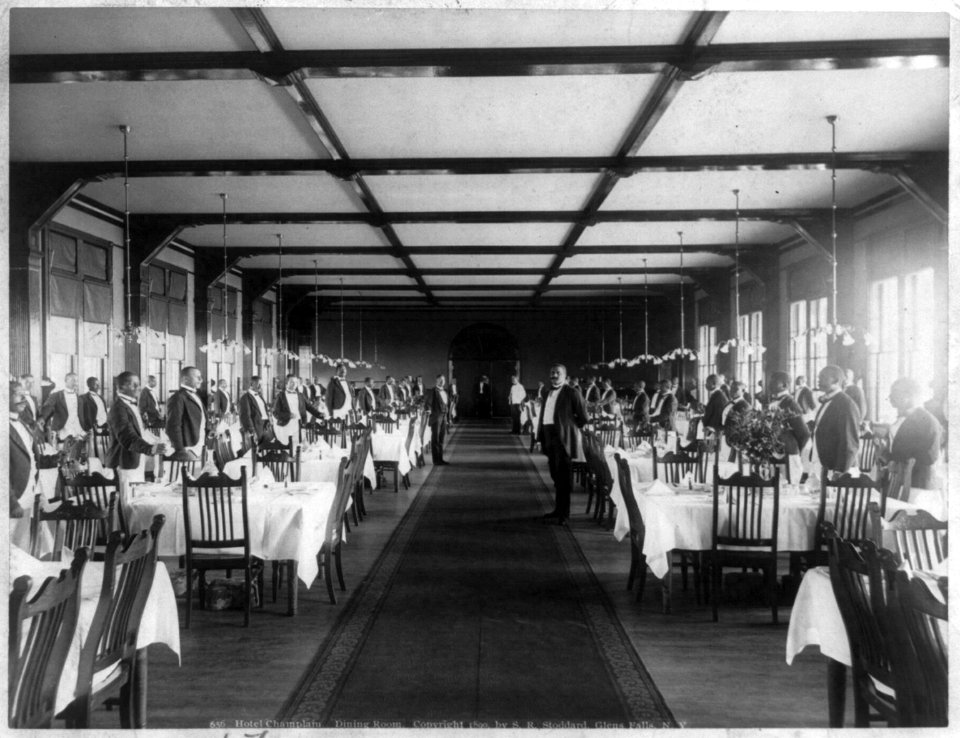 Hotel Champlain (in the Adirondack Mountains, N.Y.). Dining Room LCCN2005686770