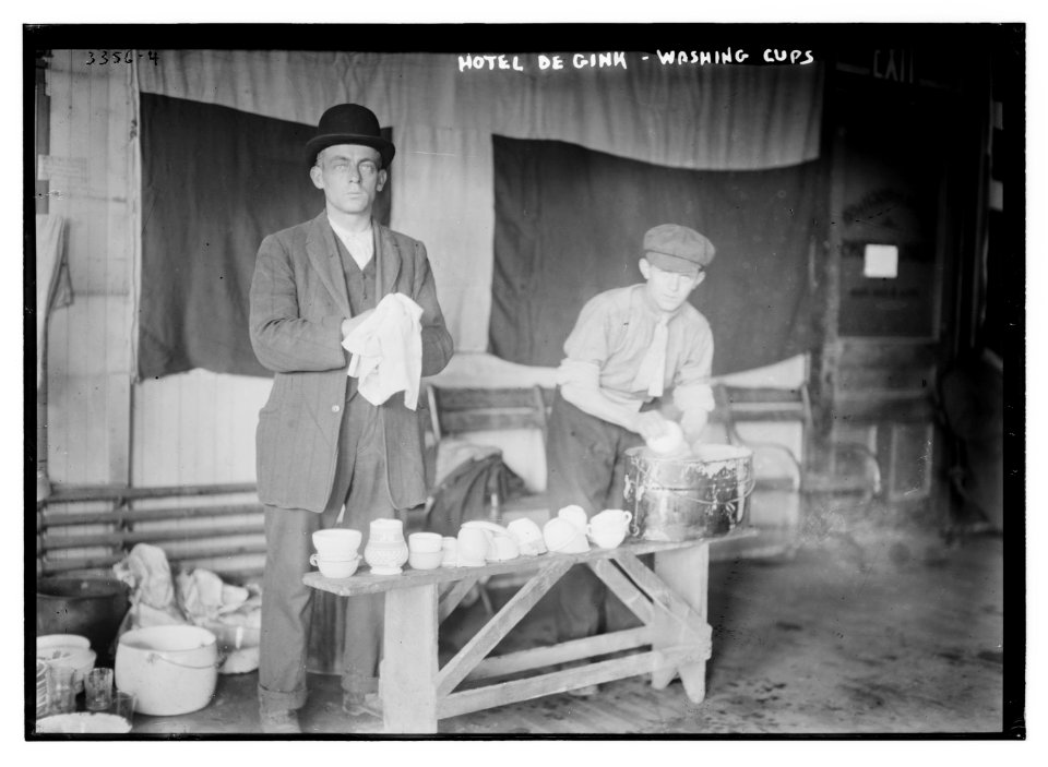 Hotel de Gink - washing cups LCCN2014698225