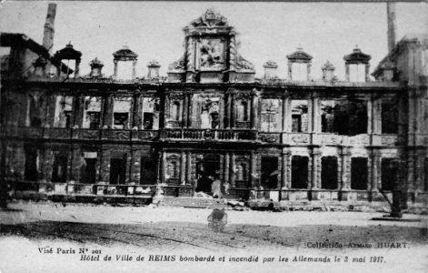 Hotel de ville façade 102041