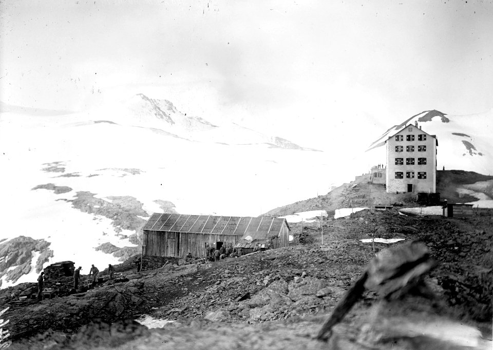 Hotel Dreisprachenspitze und österreichische Unterkunftshütte - CH-BAR - 3238751