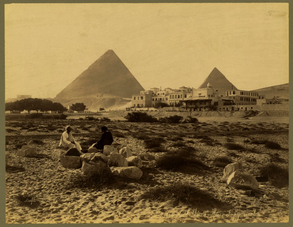 Hotel Mena-House et pyramides - Bonfils. LCCN2004666753