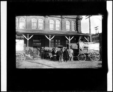 Horse-drawn wagons in front of the Center Market, 09959v photo