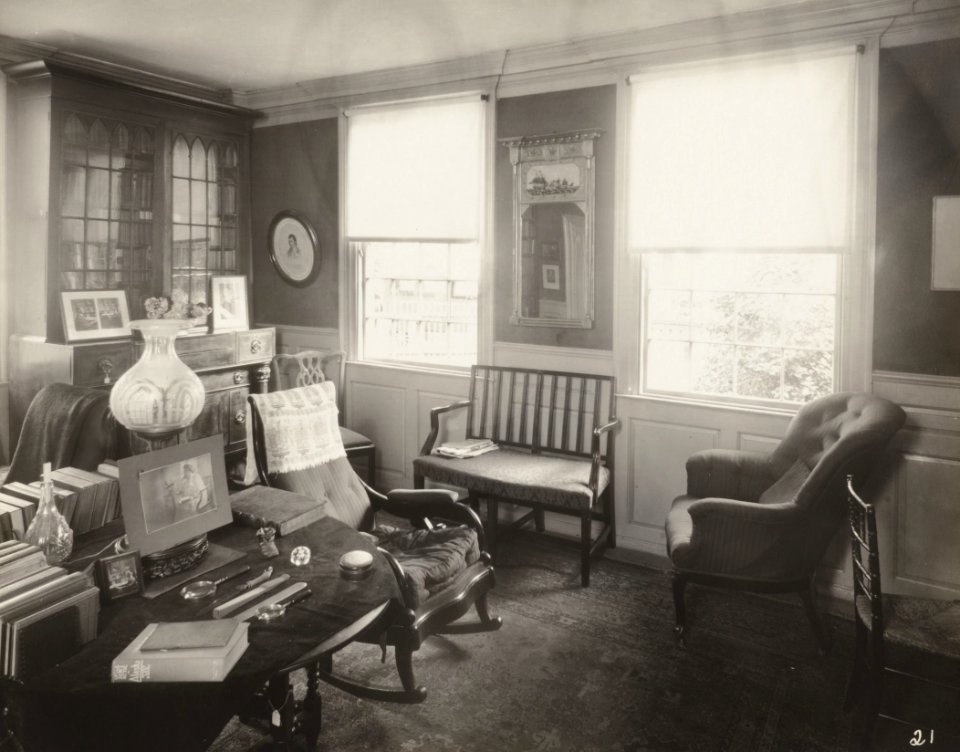 Houghton MS Am 1743.26 (16) - Sarah Orne Jewett House, library