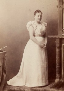 Houghton MS Lowell 62 (2) - Notman, white dress