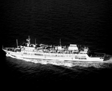 Hospital ship Yenisey in 1989 (2)