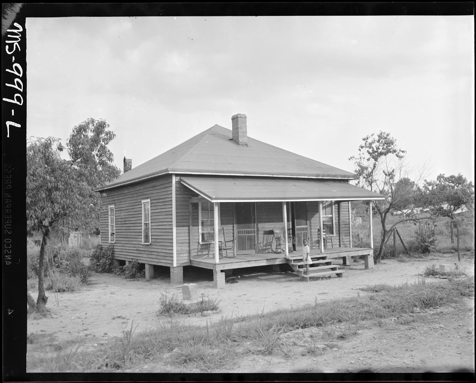 House in company owned project rented to Negro miners. Debardeleben Coal Corporation, Sipsey Mine, Sipsey, Walker... - NARA - 540646