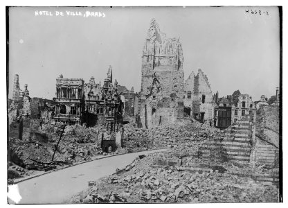 Hotel de Ville, Arras LCCN2014705073