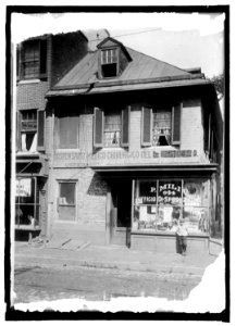 House in which Mrs. Jno. Pickersville made the first flag LCCN2016821432