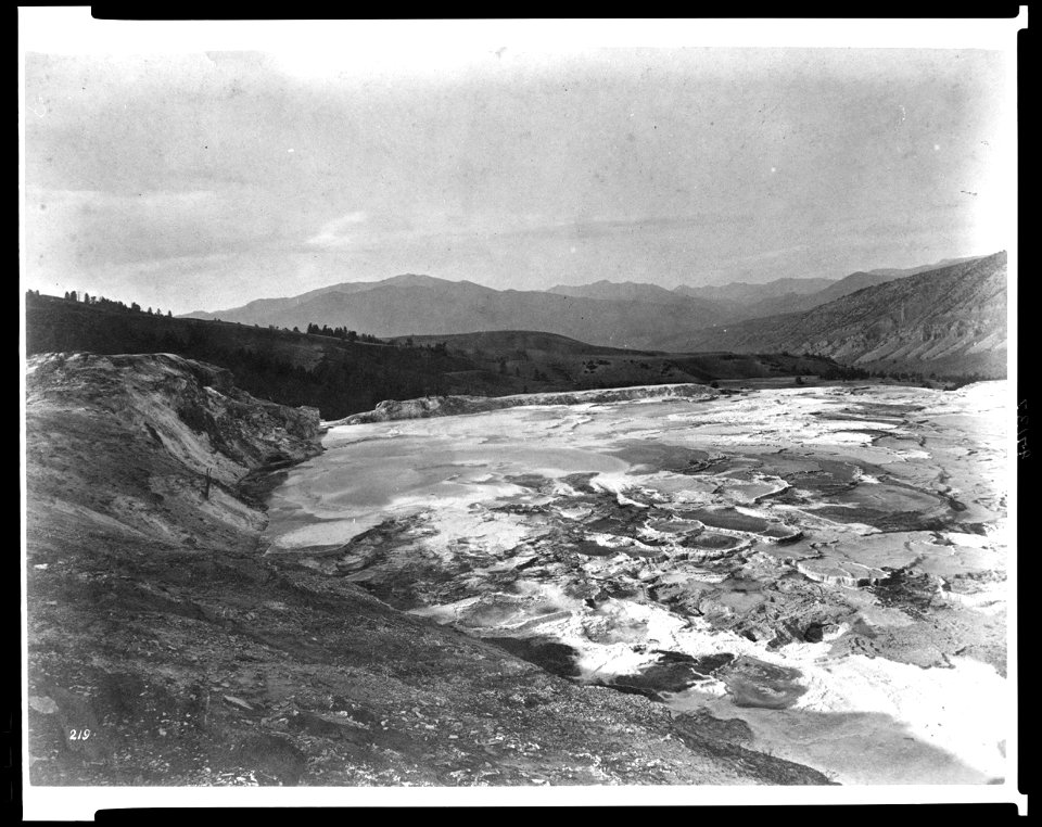 Hot springs on the Gardiner River LCCN95514208