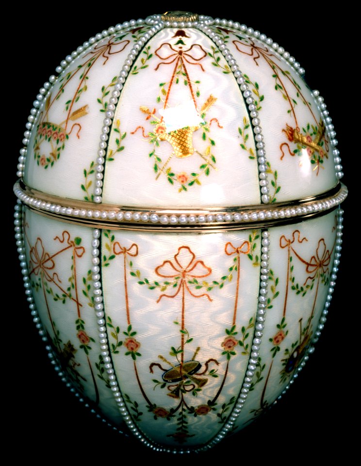 House of Fabergé - Gatchina Palace Egg - Walters 44500 - Closed