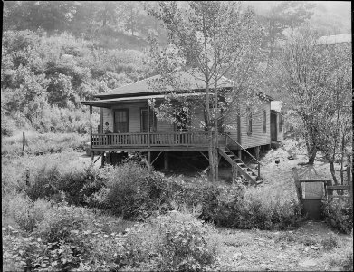 House of miner. Southern Coal Corporation, Bradshaw Mine, Bradshaw, McDowell County, West Virginia. - NARA - 541048
