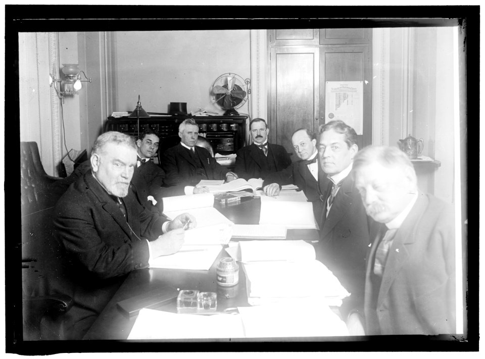 HOUSE OF REPRESENTATIVES COMMITTEES. JOINT COMMITTEE ON BANKING AND CURRENCY. SEN. O'GORMANOF NY; CARTER GLASS, REP. OF VA, 2ND TO BE BEHIND O'GORMAN; REP. KORBLY OF IN; SEN. REED OF MO.; LCCN2016865127
