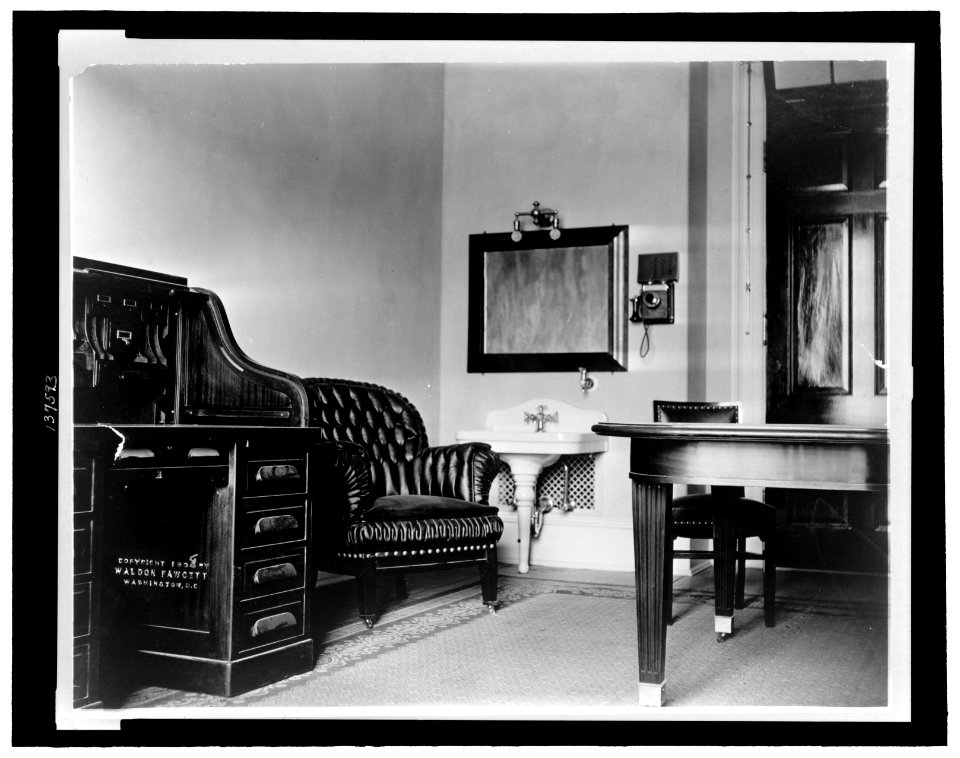 House of Representatives Office buldings. Cannon Building, interior (detail) LCCN2007683619