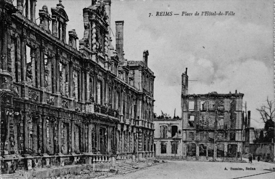 Hotel de ville façade profil 102041