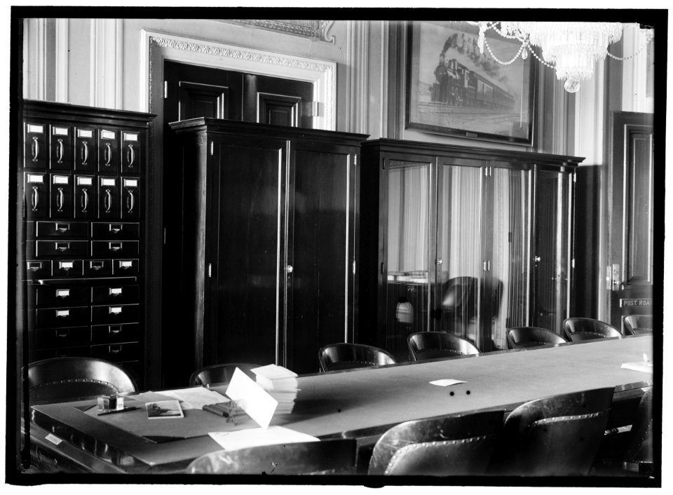 HOUSE OFFICE BUILDING. POST OFFICES AND POST ROADS COMMITTEE ROOM LCCN2016864680
