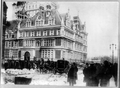 Houses and mansions - Vanderbilt Mansion. Wedding day of Gladys Vanderbilt and Count Laszlo Szechenyi, Jan. 28, 1908 LCCN2004672384